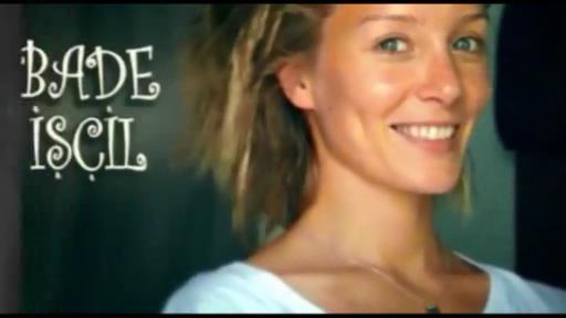 Məşhur aktrisa ayaqlarını 1 milyon lirəyə sığortaladı