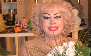 Primadonna doğum gününü qeyd edir