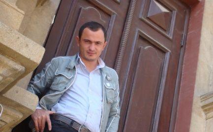 Müğənni qızıl disk hazırlayır