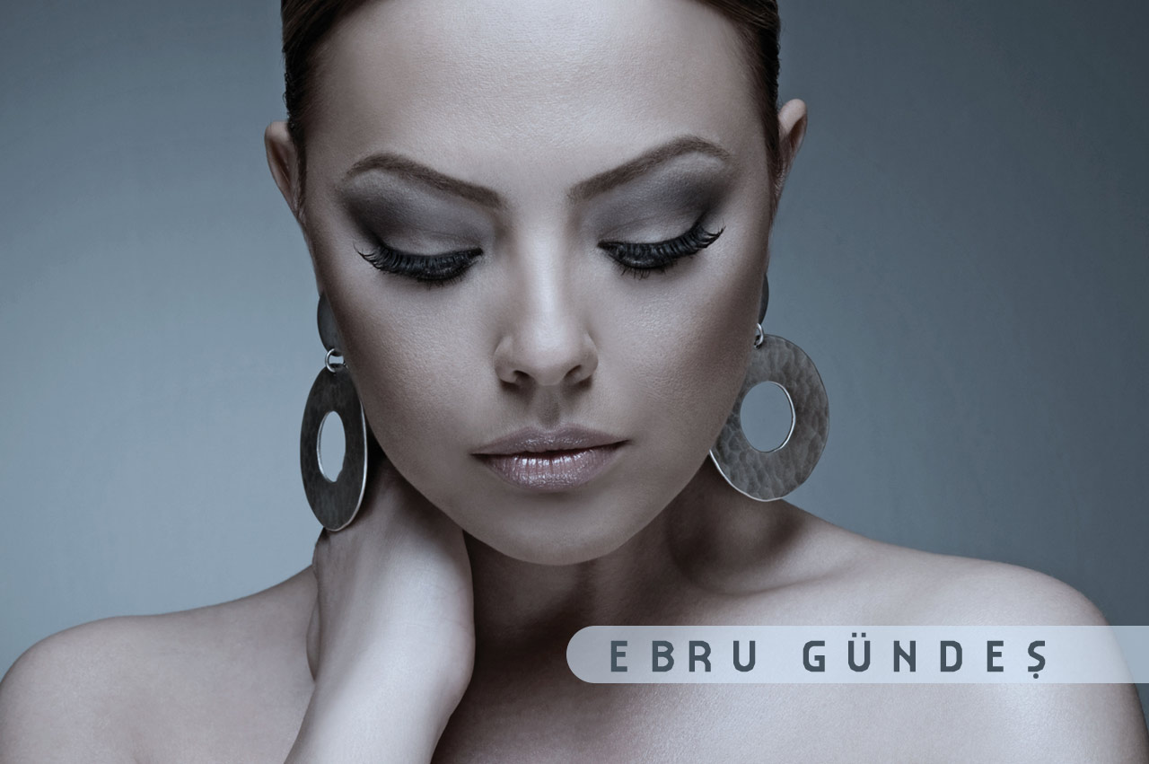 Ebru Gündeş Bakıya gəlir