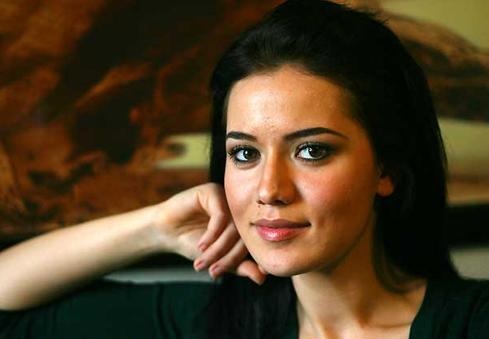 Fəxriyyə Evcən fransalı məşhur ulduzla eyni filmdə rol alacaq