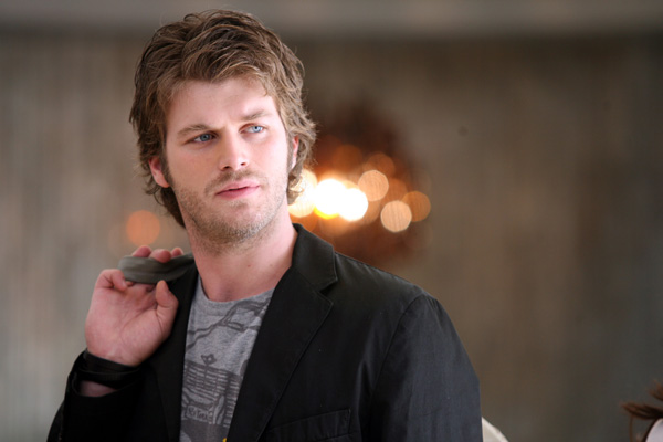 Kıvanç Tatlıtuğ 30-cu doğum gününü fransalı sevgilisi ilə birlikdə qeyd etdi