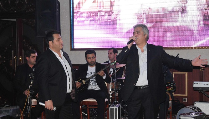 Çingiz Kurtoğlunun Bakı səfərindən maraqlı görüntülər