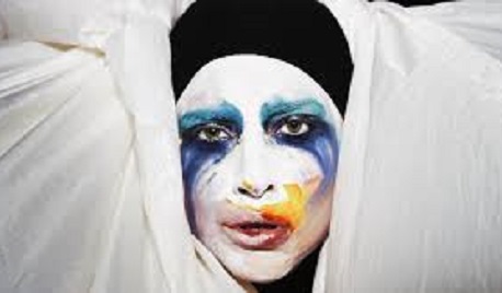 Ledi Qaqa Zəki Müreni təqlid etdi?