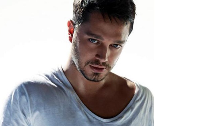 Konsertdə Murat Boza hücum edən xanımların cəhdi boşa çıxdı