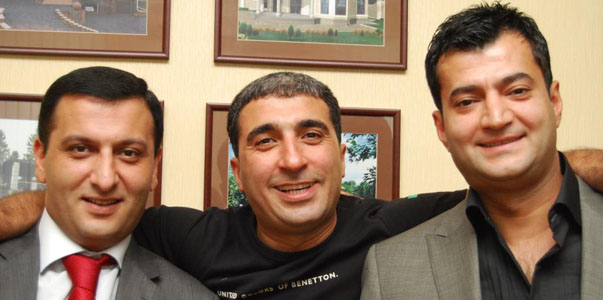 “Bu şəhərdə” kollektivi xanımlara “Qızıl Gül” hədiyyə etdi