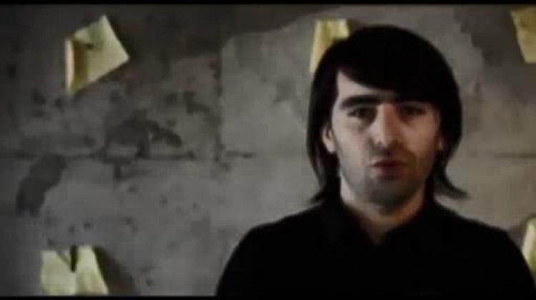 Elşad Xose Oksanaya hədiyyə etdi