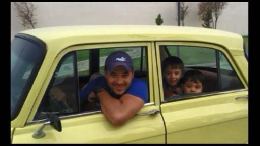 Emin oğlanları ilə bir arada