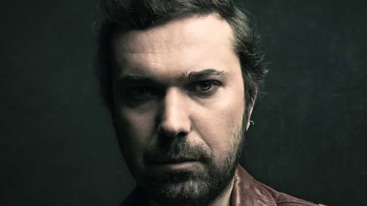 Halil Sezaini döydülər