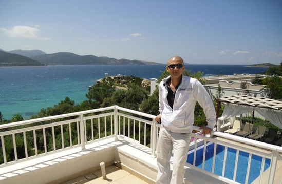 Xanım İsmayılqızının vəfat edən oğlunun fotoları 