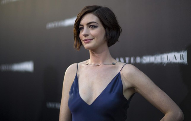 Ebola virusundan qorxan aktrisa jurnalistin salamını almadı 