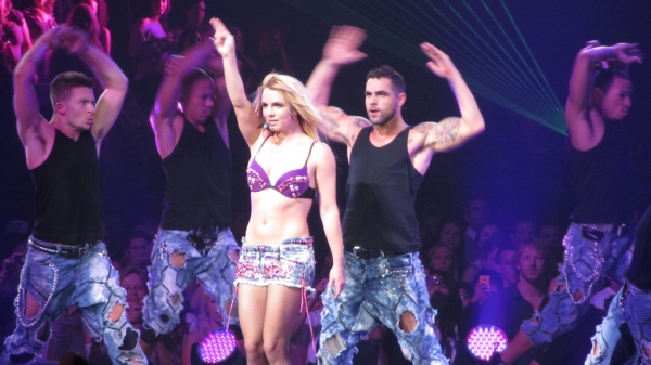 Anası Britni Spirsi geridə qoydu  