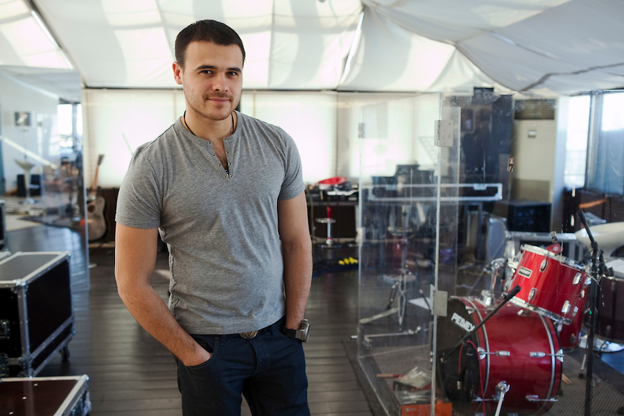 Emin Ani Lorakla duet oxudu