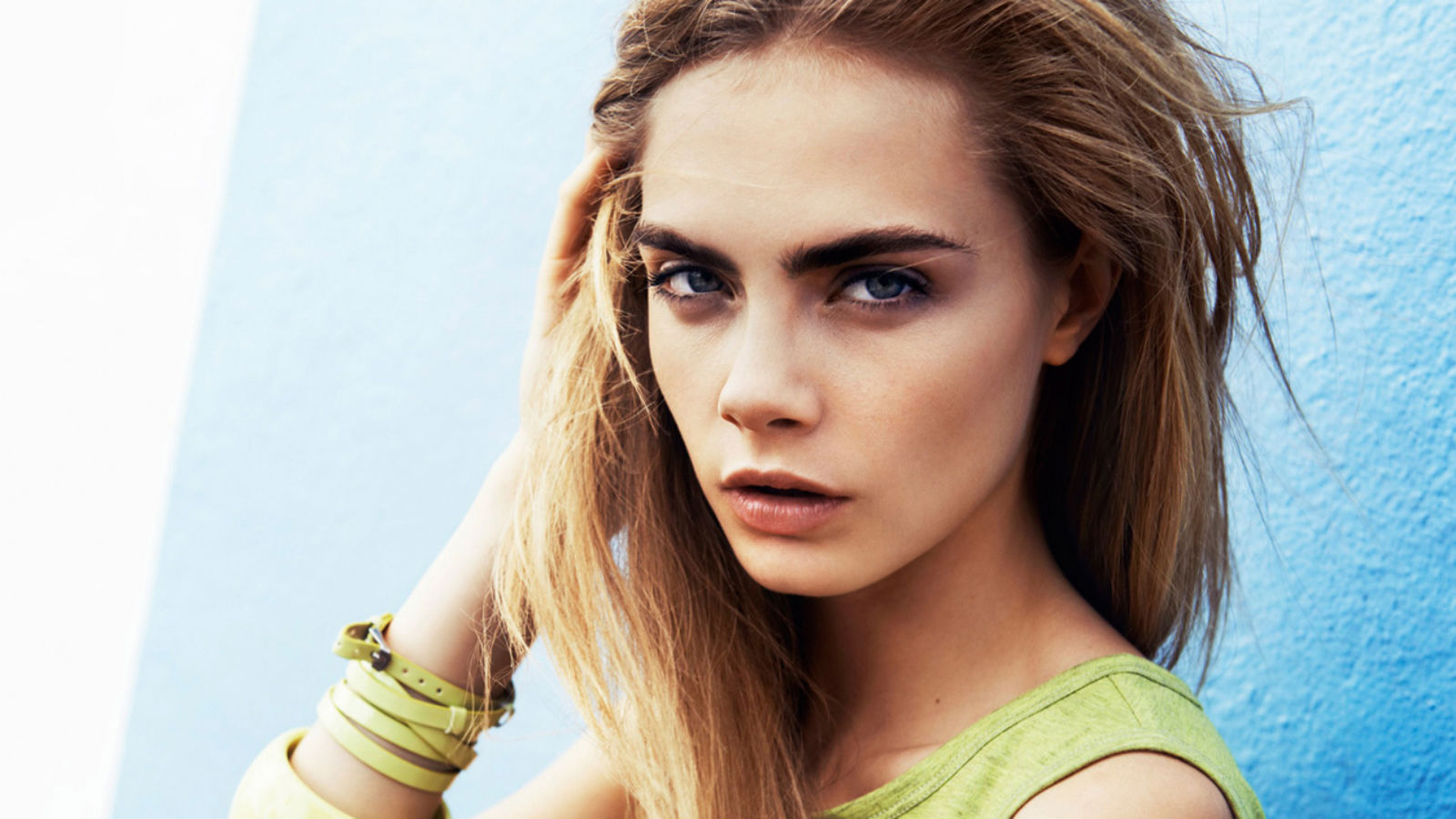 Kara Delevin  “Chanel”-in siması olub