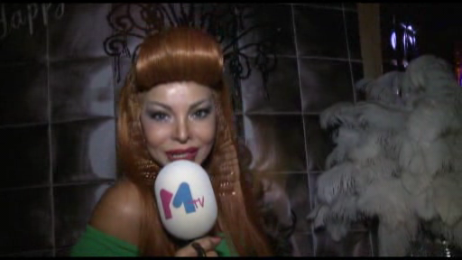 Aygün Kazımova 44 yaşını qeyd etdi