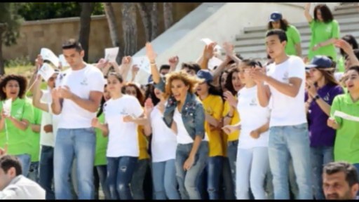 Röya Ayxan pərəstişkarlarını klipə çəkdi