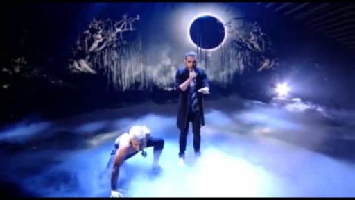 Ebru Gündeş: “Elnur Hüseynova alqışlar” 