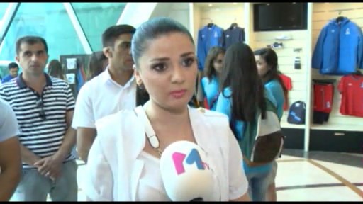 Natavan: “Mən baxmıram 17 yaşlı uşaqdır, yoxsa xalq artistidir” 