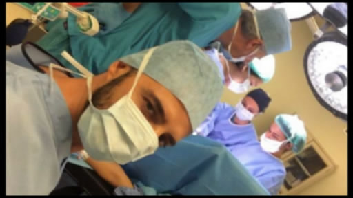 Gökhan Özen həyat yoldaşı ilə doğuşa girdi 