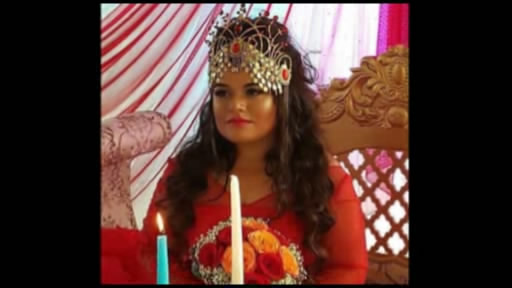 Elza Seyidcahan qızına xınayaxdı etdi 