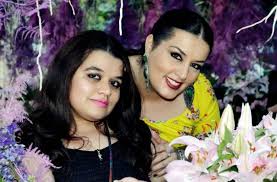 Elza Seyidcahanın qızı Gülşənin xına mərasimidir 