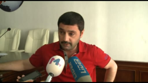 İzzət Bağırzadənin konsert afişaları oğurlandı