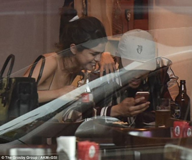 Selena Qomezin sevgilisi ilə unudulmaz gecəsi