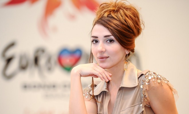 Səbinə boşanması ilə bağlı xəbərlərə münasibət bildirdi