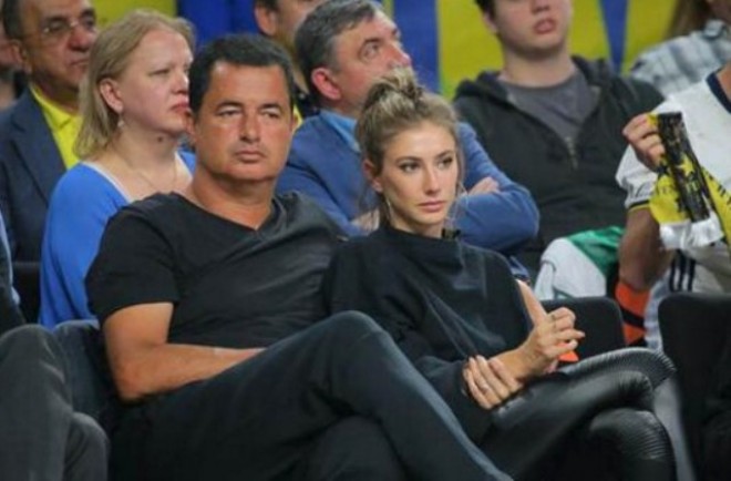 Acun Şeyma ilə futbol izlədi