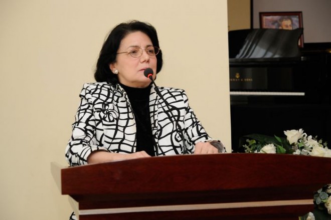 Firəngiz Əlizadə “Şərəf” ordeni ilə təltif olundu