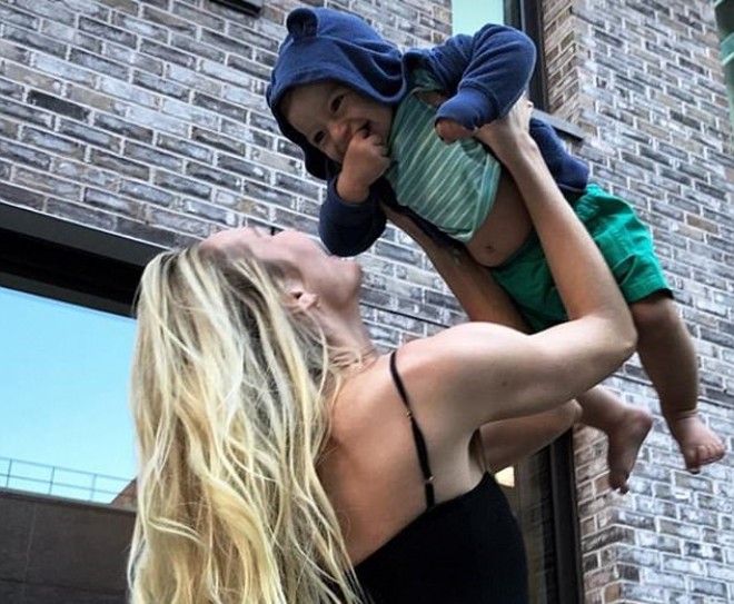 Kendis və oğlunun yeni fotosu 