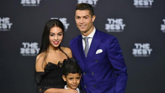 Ronaldo yenidən ata olacaq? – fotolar