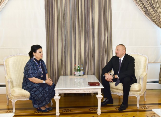Prezident İlham Əliyev xalq artisti Fidan Qasımovaya “İstiqlal” ordeni təqdim edib