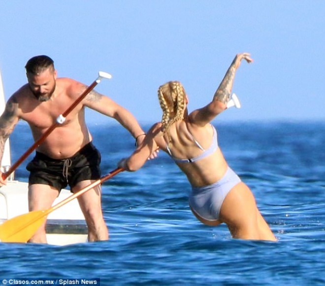 Məşhur repçi Meksikada dincəlir