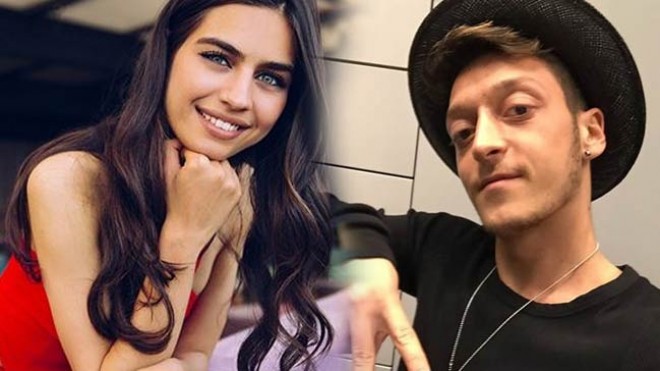 Məşhur futbolçu sevgilisi ilə tətilə gedəcək