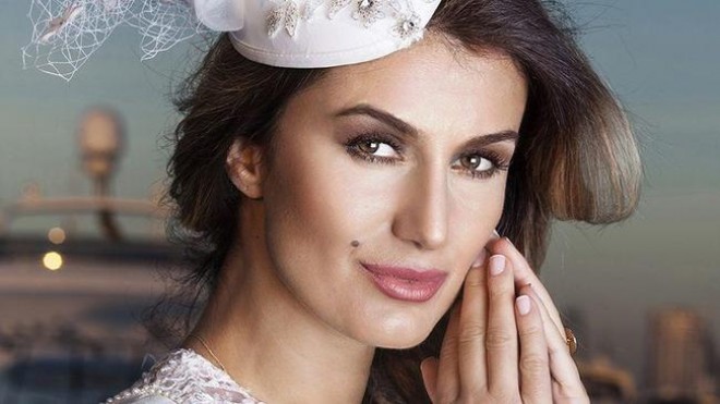 Modelin balıq toru ilə fotosu