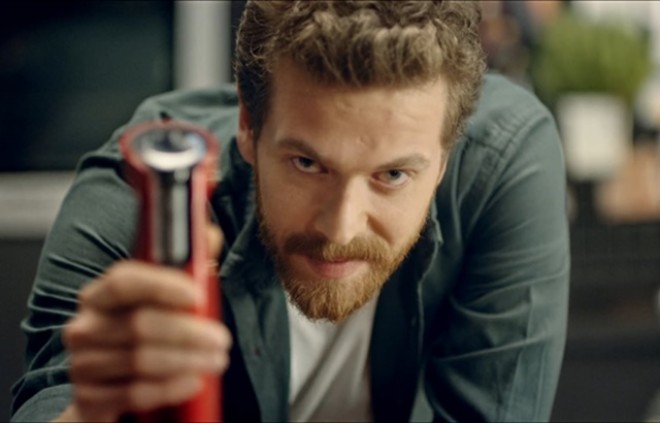 Engin yeni serialla geri dönür