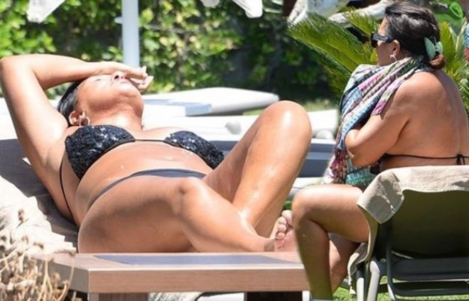 Müğənninin Bodrum istirahəti - foto