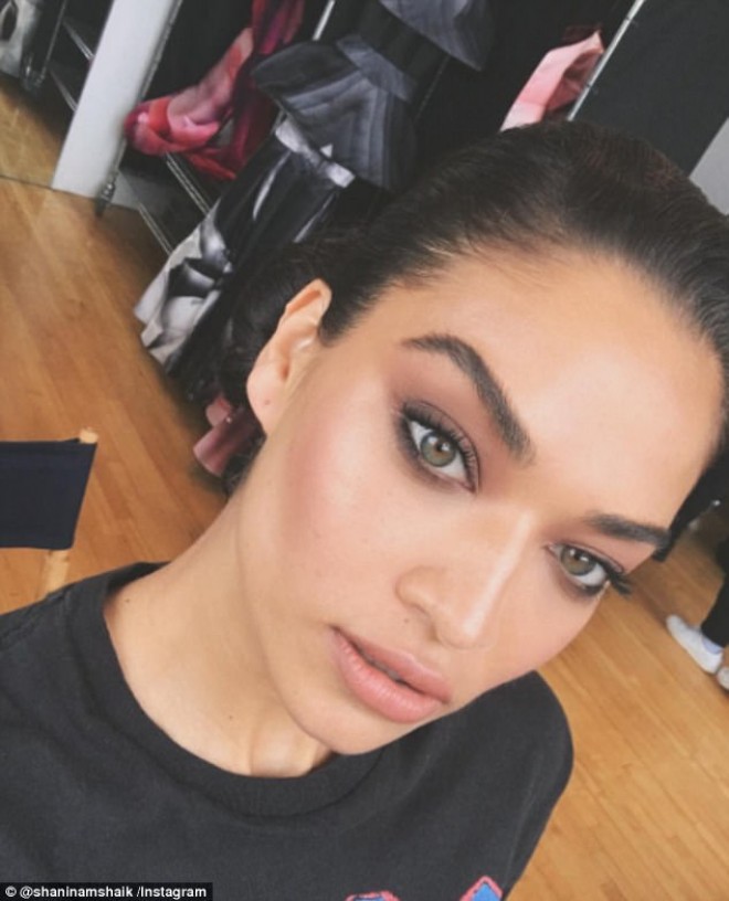 Şanina alt geyimini nümayiş etdirdi - foto