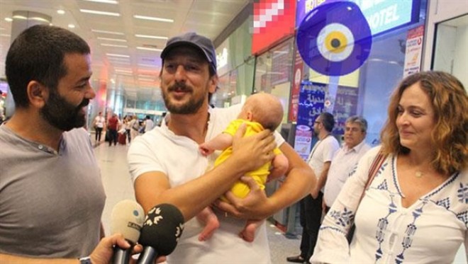 Doğuş üçün Amerikaya gedən türkiyəli aktrisa geri qayıtdı