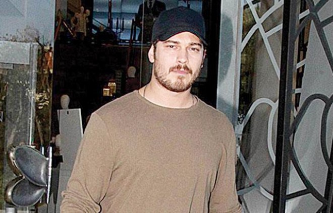 Çağatay Ulusoy imicini dəyişdi - foto