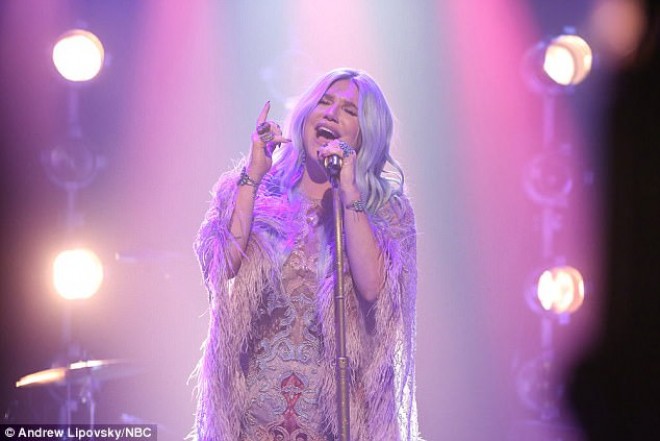 Keşa "Jimmy Fallon" şouda - foto