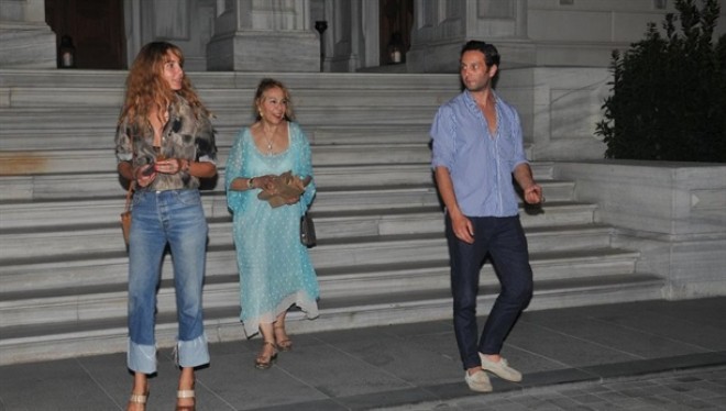 Ailəsi ilə görüntüləndi