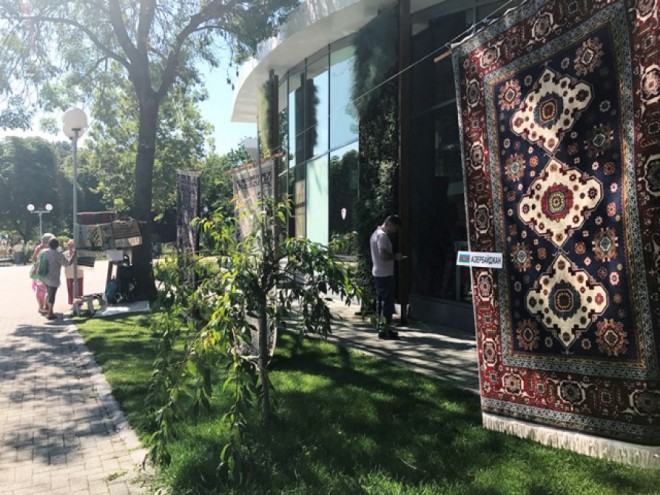 “Made in Azerbaijan” brendi və ölkəmizin xalçaçılıq sənəti Bolqarıstanda tanıdılır