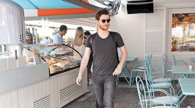 Adriananın sevgilisi sualları cavabsız qoydu