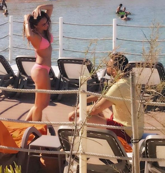 Ziynet Sali çimərlik geyimində - foto