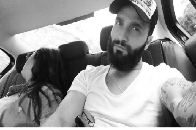 Berkaydan həyat yoldaşına: “Elə bil səhərə kimi beşik yellədib”