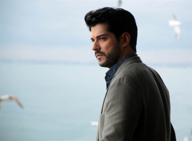 Burak Özçivit efirə geri qayıdır