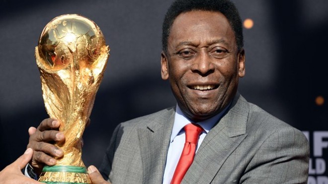 Pele əlil arabasında - foto