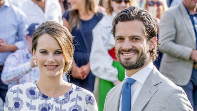 Şahzadə ailəsi yeni doğulan körpələrini göstərdi - foto